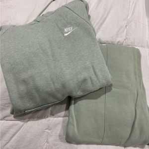 Nike sweat suit color mint green